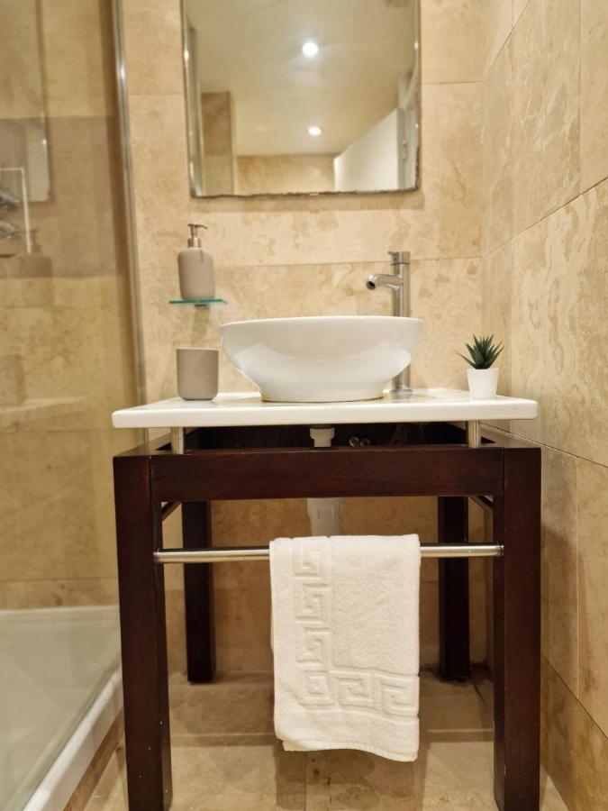 3 Bedrooms Flat Near Russell Square لندن المظهر الخارجي الصورة
